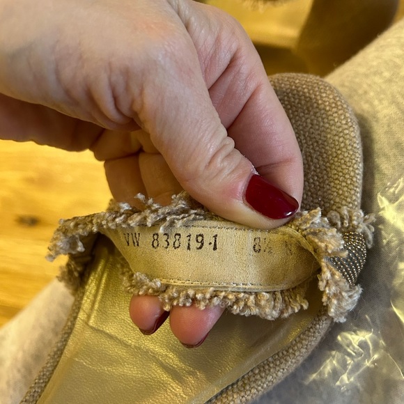 Stuart Weitzman Tan Chaingang Frayed Heel Sandal Sz 8.5 $Orig $450 - Picture 8 of 9